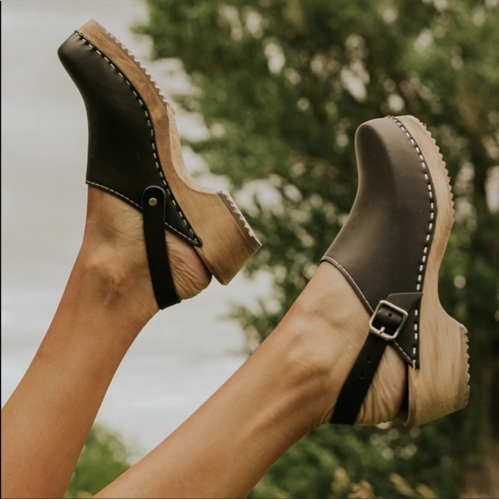 NEW MIA Black Alma Clogs in 40 EU / 10 US